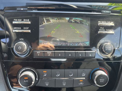 Used 2017 Nissan Rogue Sport S w/ S Appearance Package image 8