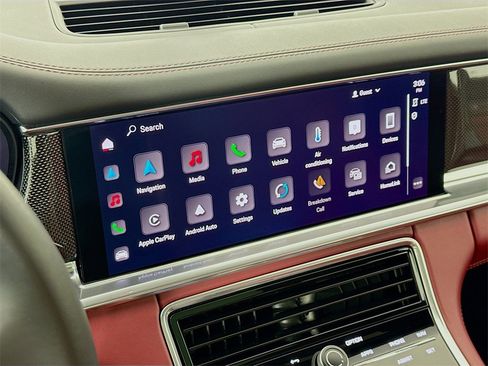 Certified 2023 Porsche Panamera image 18