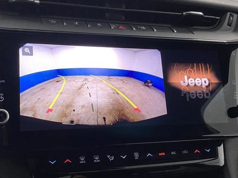 New 2026 Jeep Grand Cherokee Altitude image 11