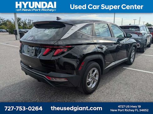 Used 2024 Hyundai Tucson SE FWD image 2