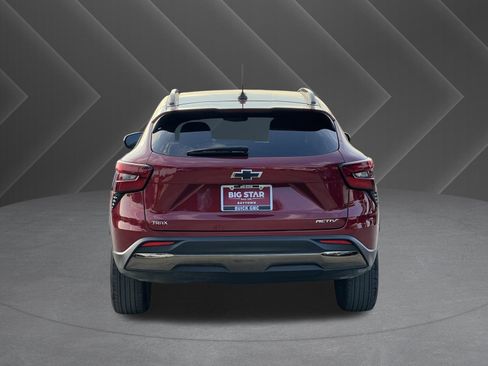 Used 2024 Chevrolet Trax ACTIV w/ Sunroof Package image 3