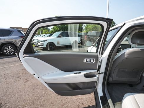 Used 2024 Hyundai Ioniq 6 SEL AWD/4WD image 13