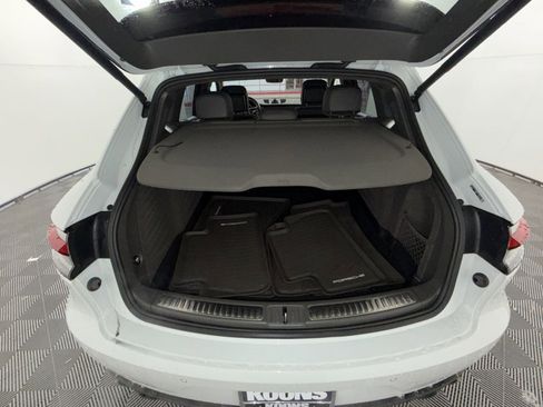Used 2021 Porsche Macan Turbo image 26