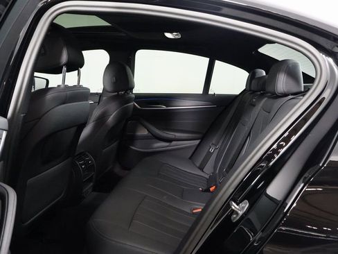 Used 2023 BMW 530e xDrive w/ Premium Package image 11