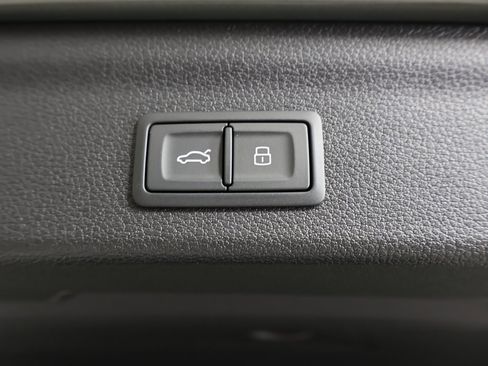 New 2025 Audi Q3 2.0T Premium image 15