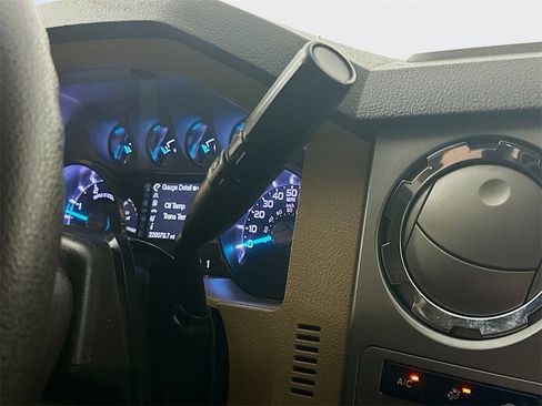 Used 2015 Ford F250 XLT w/ XLT Value Package image 16