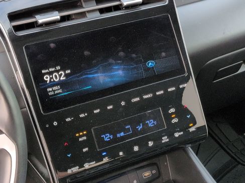 Used 2024 Hyundai Tucson Limited image 22