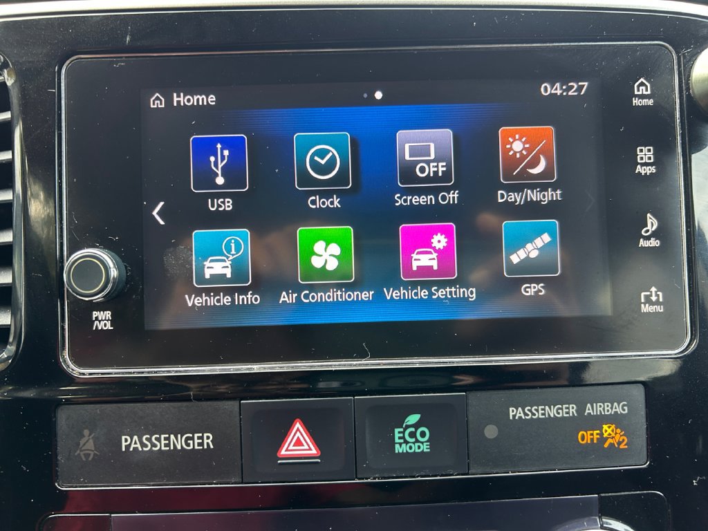 Used 2018 Mitsubishi Outlander SE AWD/4WD image 17