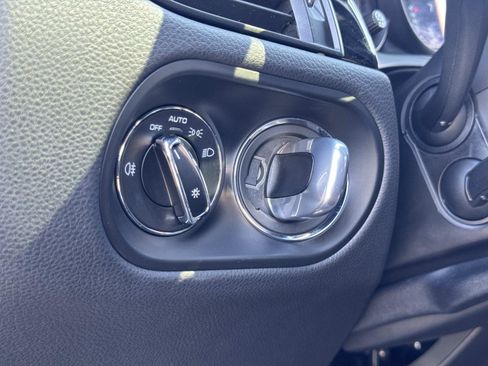 Used 2024 Porsche Macan image 10