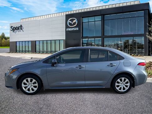 Used 2025 Toyota Corolla LE FWD image 7