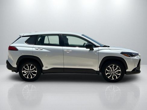 Used 2023 Toyota Corolla Cross AWD Hybrid image 4