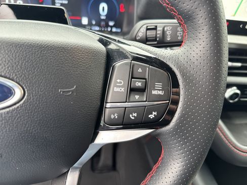 Used 2025 Ford Explorer ST-Line w/ ST-Line Street Pack image 39