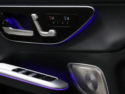 Used 2023 Mercedes-Benz GLC 300 4MATIC image 24