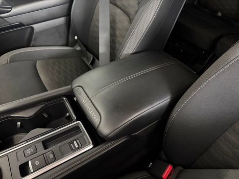Used 2023 Nissan Pathfinder SV FWD image 30