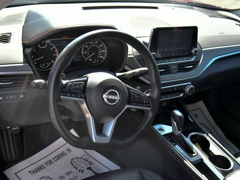 Used 2025 Nissan Altima 2.5 SR FWD image 14