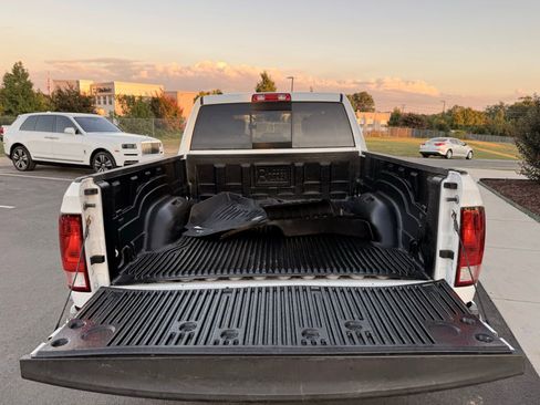 Used 2020 RAM 1500 Classic SLT image 29