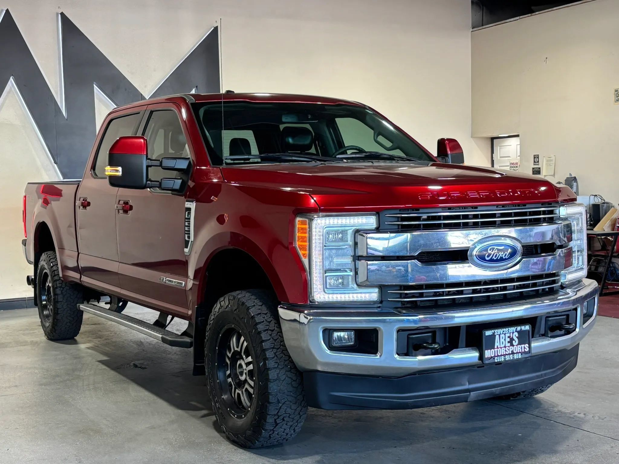Used 2017 Ford F250 Lariat w/ Lariat Ultimate Package AWD/4WD image 3