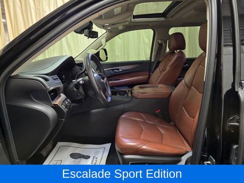 Used 2020 Cadillac Escalade Premium Luxury AWD/4WD image 15
