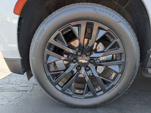 Used 2021 Chevrolet Suburban Premier w/ Premium Package AWD/4WD image 32