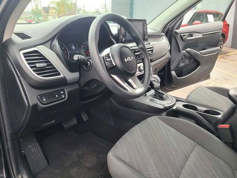 Used 2023 Kia Seltos LX AWD/4WD image 12