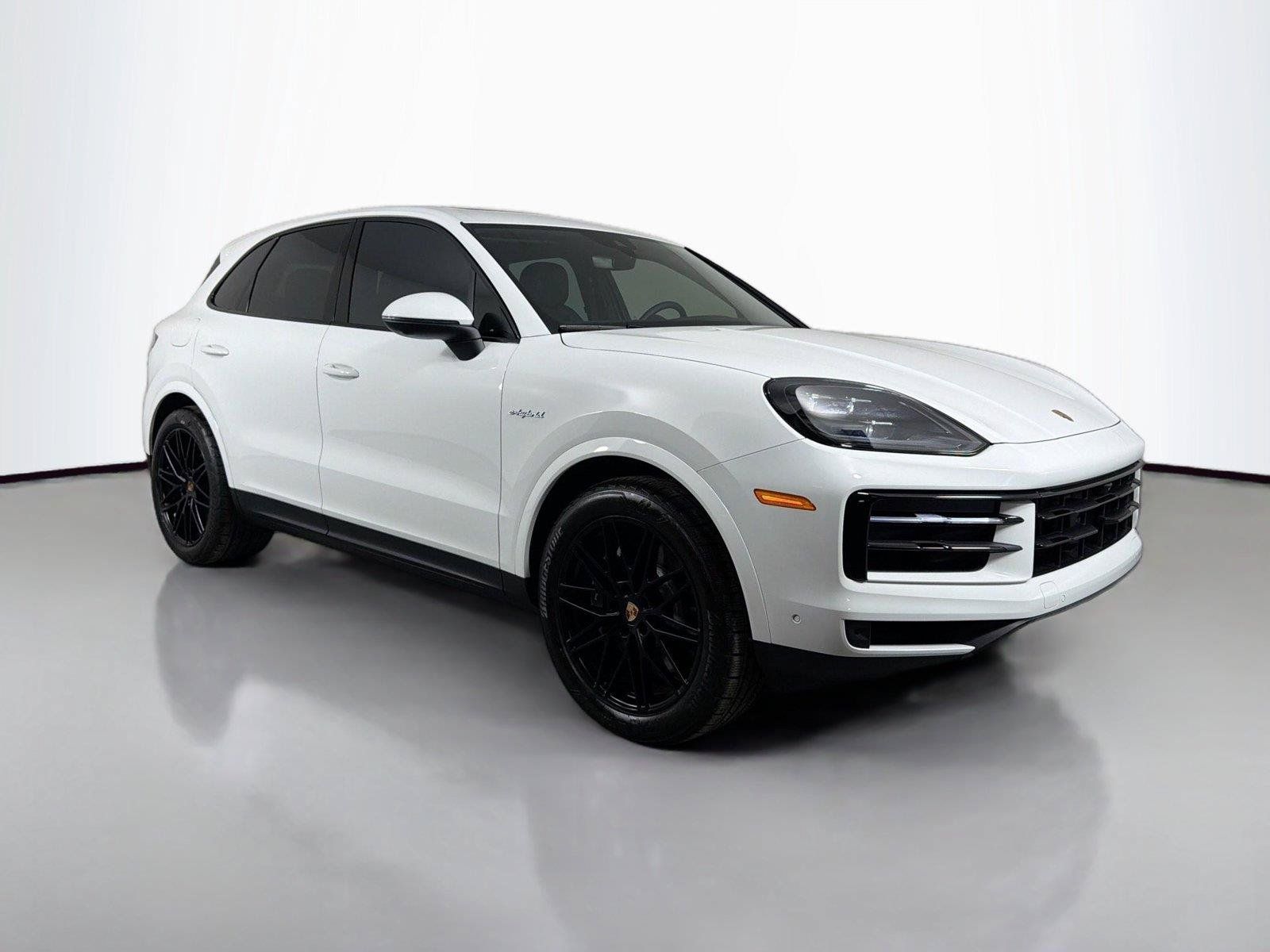 Certified 2025 Porsche Cayenne E-Hybrid AWD/4WD image 9