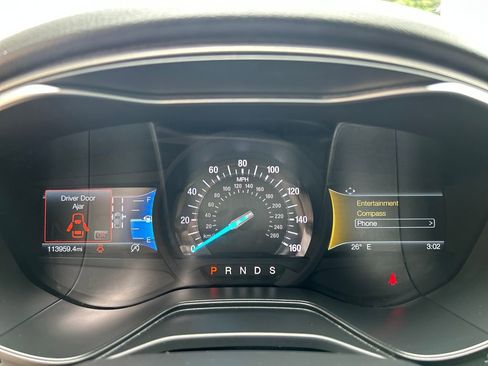Used 2019 Ford Fusion SE FWD image 14