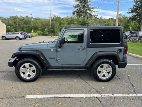 Used 2015 Jeep Wrangler Sport w/ Quick Order Package 24S AWD/4WD image 11