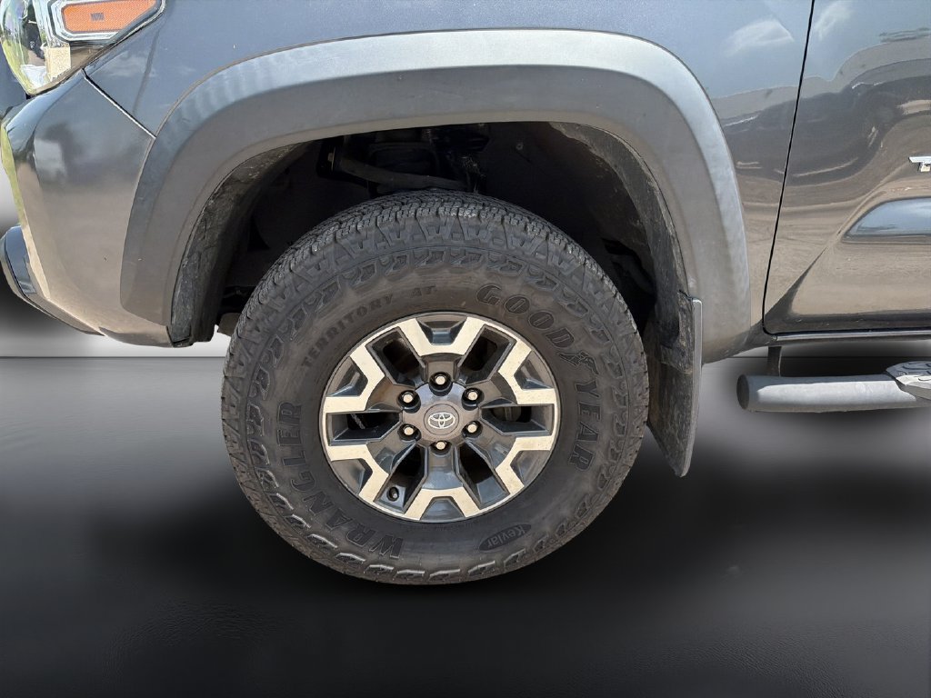 Used 2023 Toyota Tacoma TRD Off-Road w/ TRD Premium Off Road Package AWD/4WD image 9