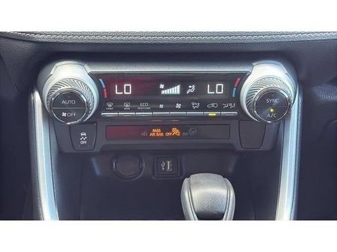 Used 2024 Toyota RAV4 LE AWD/4WD image 25