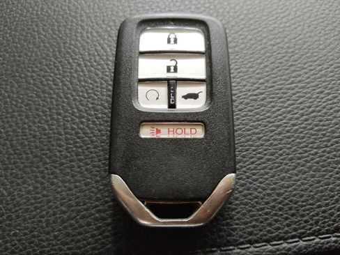 Used 2020 Honda Pilot Touring image 32