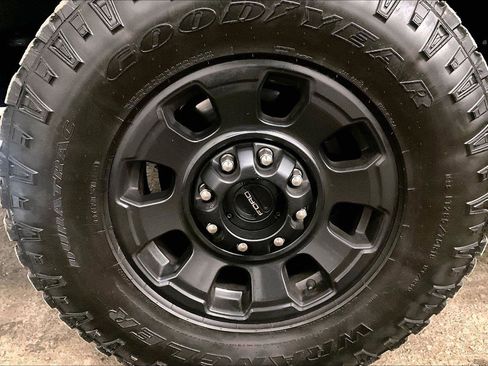 Used 2024 Ford F350 Platinum w/ Tremor Off-Road Package image 8