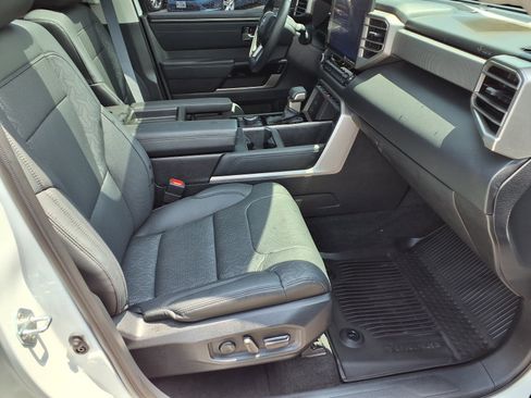 Used 2024 Toyota Tundra Limited AWD/4WD image 11