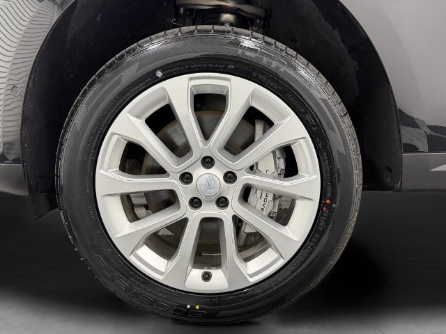 Used 2025 Land Rover Range Rover Sport SE AWD/4WD image 10
