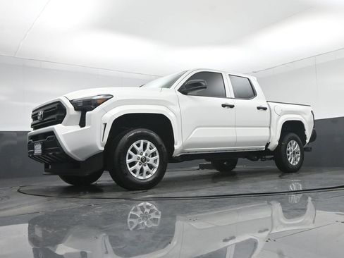 Used 2025 Toyota Tacoma SR image 56