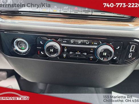 Used 2023 Chevrolet Silverado 1500 LT AWD/4WD image 20