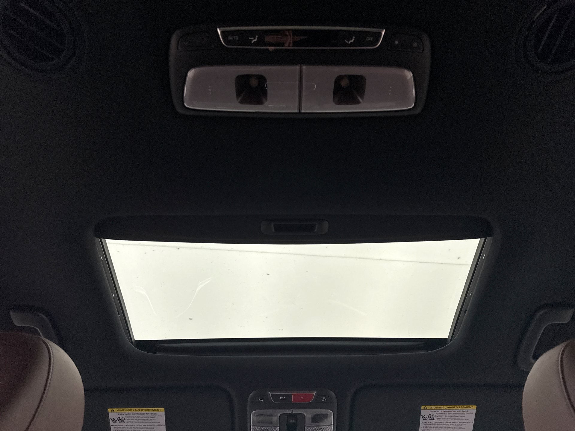 Used 2024 Kia Telluride EX w/ EX Captain's Chair Package AWD/4WD image 17