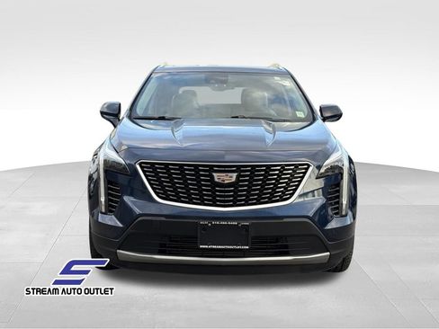 Used 2019 Cadillac XT4 Premium Luxury w/ Technology Package AWD/4WD image 2