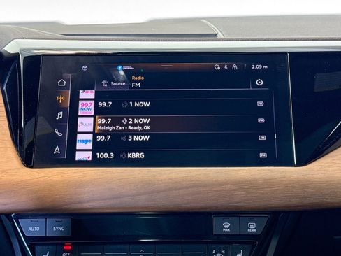 Used 2023 Audi e-tron GT Premium Plus image 15