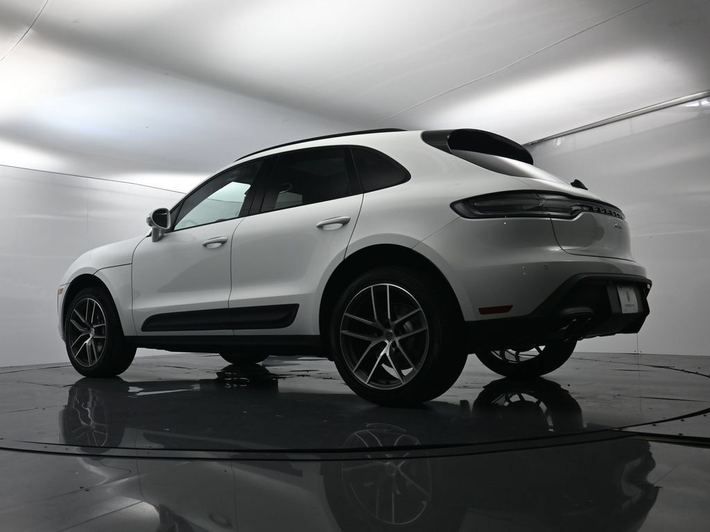 Certified 2026 Porsche Macan AWD/4WD image 48