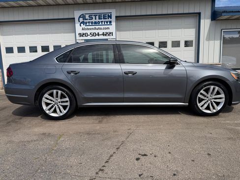 Used 2018 Volkswagen Passat 2.0T SE FWD image 2
