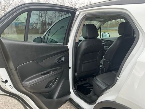 Used 2021 Buick Encore Preferred image 16
