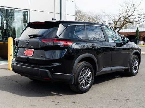Certified 2025 Nissan Rogue S AWD/4WD image 6