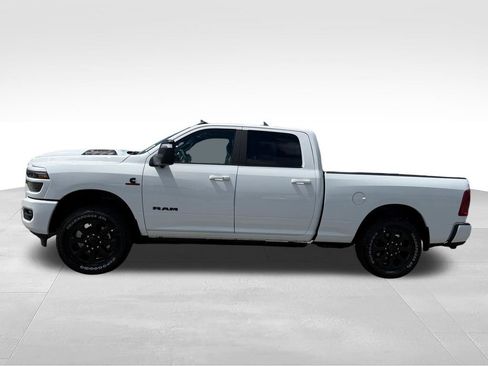 New 2026 RAM 2500 Laramie AWD/4WD image 3