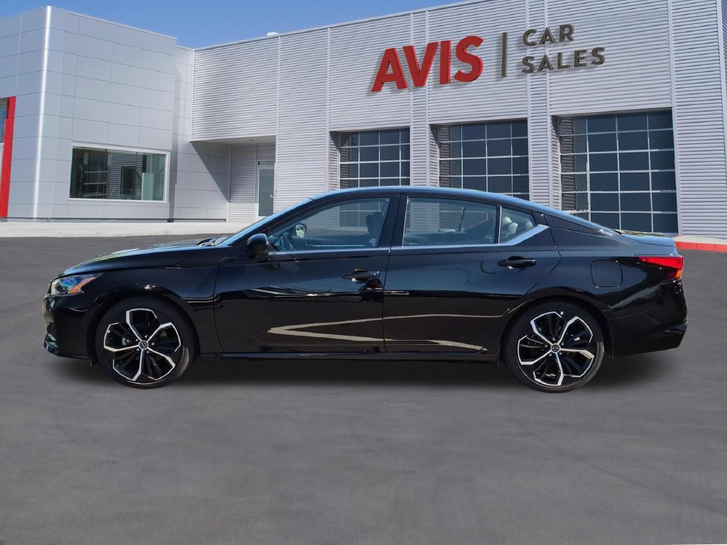 Used 2025 Nissan Altima 2.5 SR FWD image 10