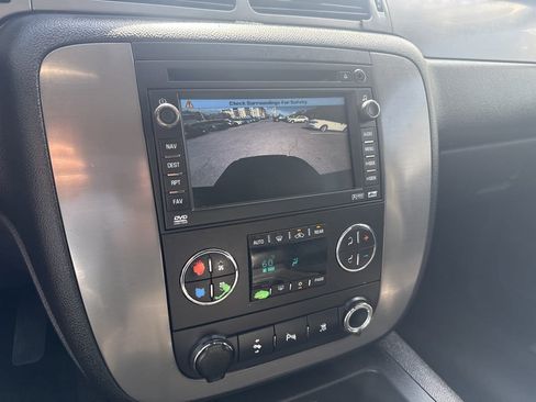 Used 2009 Chevrolet Suburban LT AWD/4WD image 28