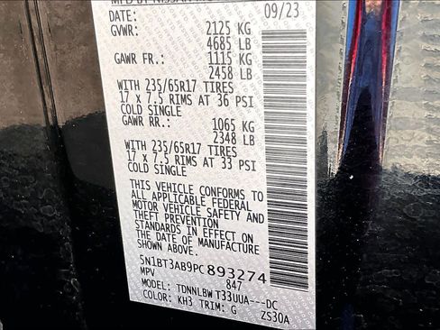 Used 2023 Nissan Rogue S image 33