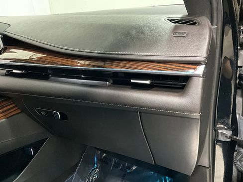Used 2023 Cadillac Escalade Premium Luxury AWD/4WD image 16