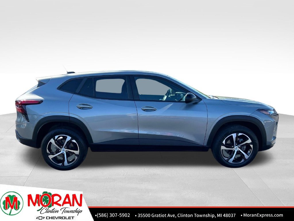 Used 2024 Chevrolet Trax RS w/ Driver Confidence Package FWD image 7