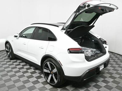 Used 2025 Porsche Macan Electric image 32