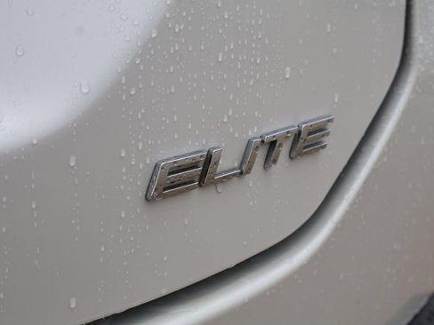 Used 2025 Honda Pilot Elite image 40